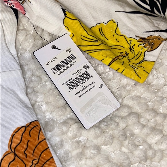 NWT Guess Etched Hibiscus Celina Top L - Picture 4 of 10